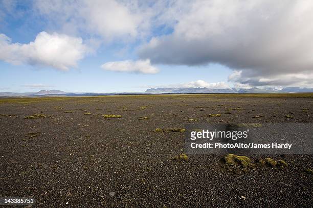 barren countryside along route 1 between kirkjubaejarklaustur and kalfafell, iceland - kalfafell iceland stock pictures, royalty-free photos & images