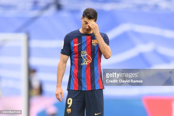 Robert Lewandowski of FC Barcelona reacts during the LaLiga Santander match between Real Madrid CF and FC Barcelona at Estadio Santiago Bernabeu on...