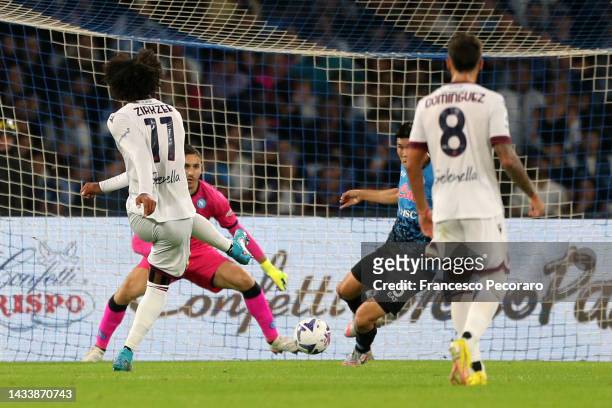 Joshua Zirkzee of Bologna FC scores the 0-1 goal during the Serie A match between SSC Napoli and Bologna FC at Stadio Diego Armando Maradona on...