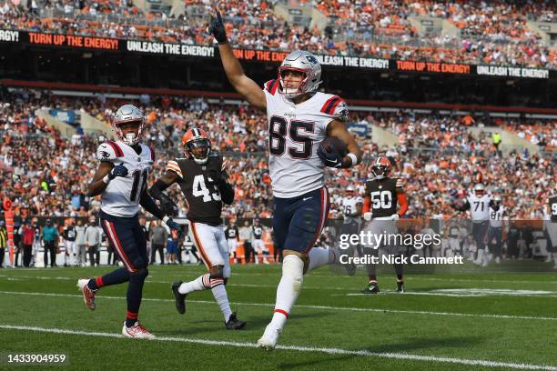 Hunter Henry of the New England Patriots celebrates while scoring a touchdown during the third quarter against the Cleveland Browns at FirstEnergy...