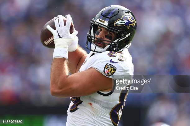 Mark Andrews of the Baltimore Ravens makes a catch against the New York Giants during the third quarter at MetLife Stadium on October 16, 2022 in...