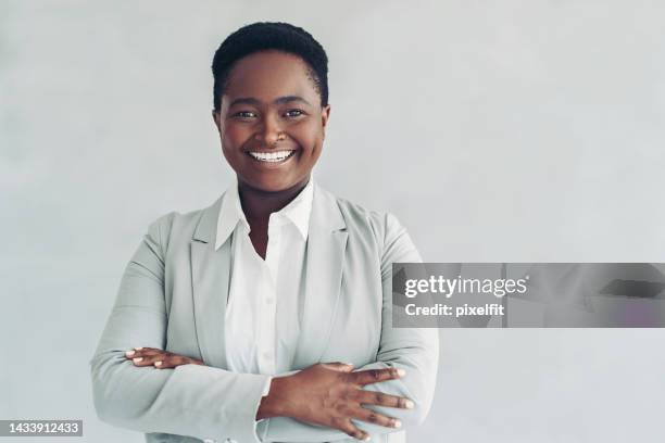 smiling young confident businesswoman - short hair for fat women stock pictures, royalty-free photos & images
