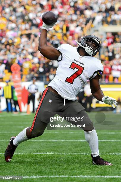 Leonard Fournette of the Tampa Bay Buccaneers celebrates after scoring a touchdown during the fourth quarter against the Pittsburgh Steelers at...