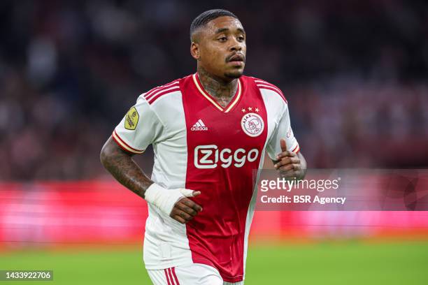 Steven Bergwijn of Ajax during the Dutch Eredivisie match between Ajax and Excelsior Rotterdam at Johan Cruijff ArenA on October 16, 2022 in...