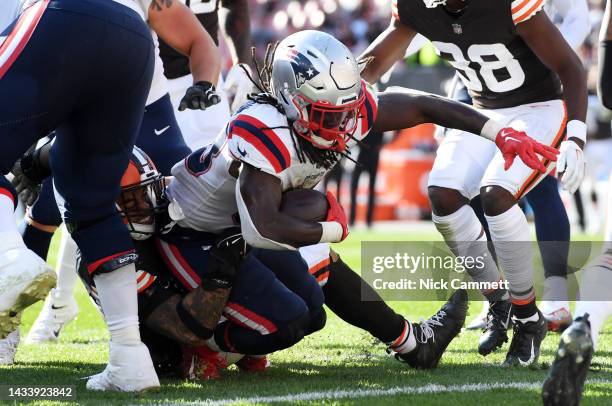 Rhamondre Stevenson of the New England Patriots scores a touchdown during the fourth quarter against the Cleveland Browns at FirstEnergy Stadium on...