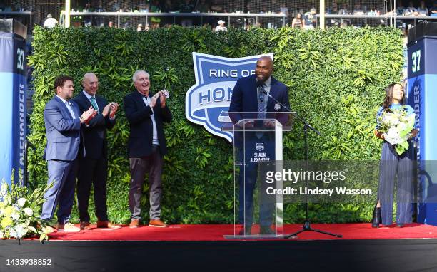Shaun Alexander inducted into Seattle Seahawks Ring of Honor