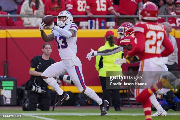 Gabe Davis of the Buffalo Bills catches a pass for a touchdown during the second quarter against the Kansas City Chiefs at Arrowhead Stadium on...