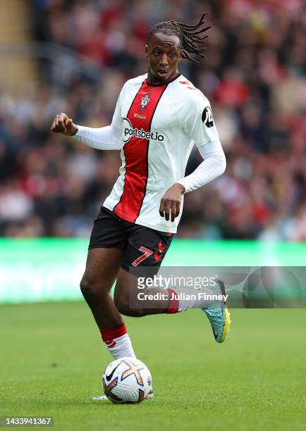 Joe Aribo of Southampton in action during the Premier League match between Southampton FC and West Ham United at Friends Provident St. Mary's Stadium...