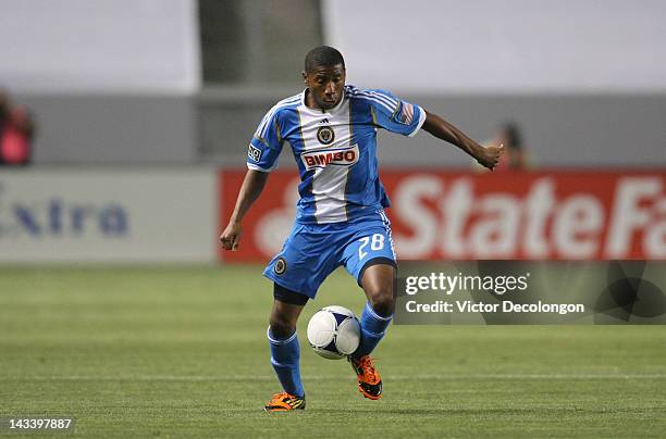 Raymon Gaddis of Philadelphia Union controls the ball during the MLS match against Chivas USA at The Home Depot Center on April 21, 2012 in Carson,...