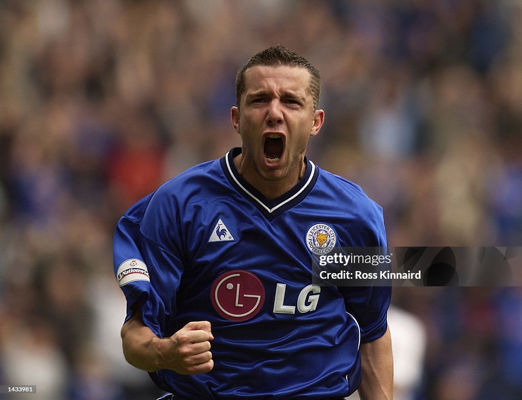 Muzzy Izzet of Leicester City celebrates