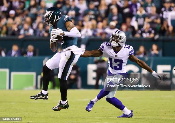 Darius Slay of the Philadelphia Eagles intercepts the ball over Michael Gallup of the Dallas Cowboys during the second quarter of the game at Lincoln...