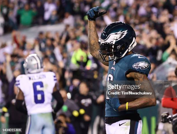 DeVonta Smith of the Philadelphia Eagles celebrates after scoring a touchdown in the fourth quarter of the game against the Dallas Cowboys at Lincoln...
