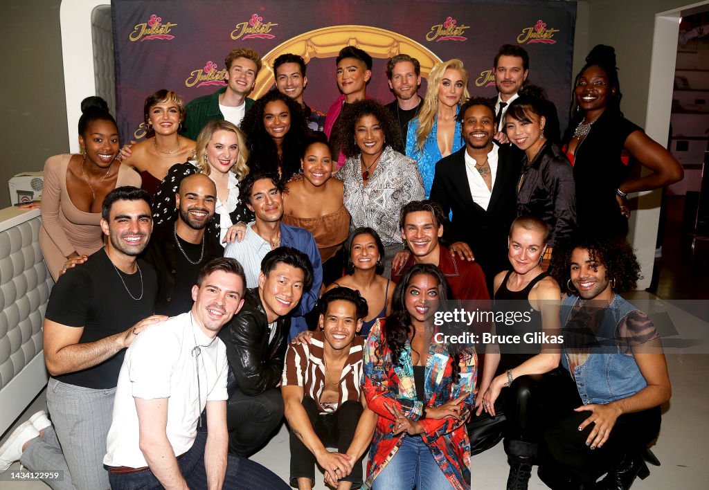 "& Juliet" Cast & 51³Ô¹ÏÍø Team Meet The Press