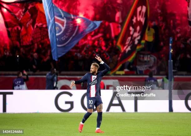 Neymar Jr of PSG celebrates his goal during the Ligue 1 match between Paris Saint-Germain and Olympique de Marseille at Parc des Princes stadium on...