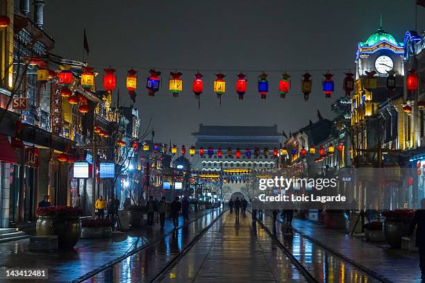 qianmen pedestrian street at night  in winter - china lantern stock pictures, royalty-free photos & images