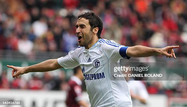Spanish Raul 807 Spanish Striker Raul Stock Photos, High-Res Pictures, and Images ...