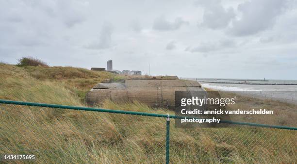 atlantikwall in ostend - beach of ostende foto e immagini stock