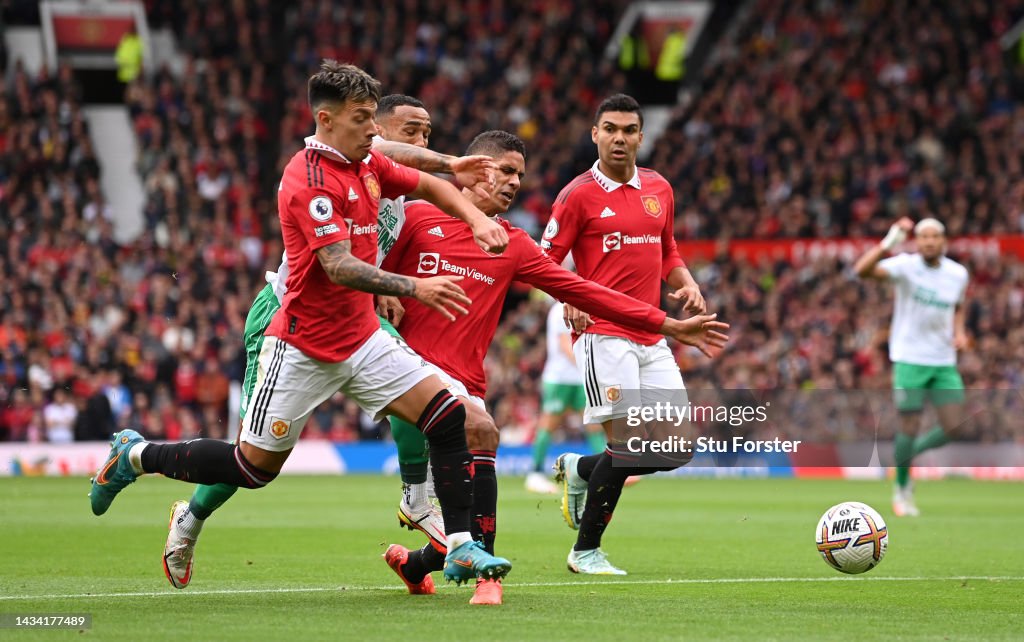 Manchester United v Newcastle United - Premier League