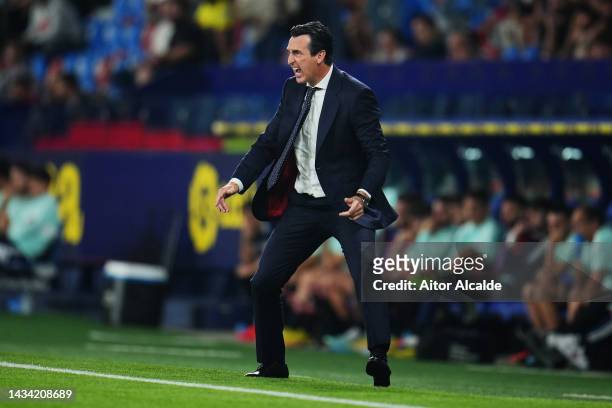 Unai Emery, Head Coach of Villarreal reacts during the LaLiga Santander match between Villarreal CF and CA Osasuna at Estadio de la Ceramica on...
