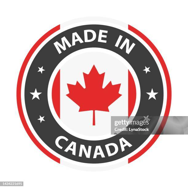 ilustraciones, imágenes clip art, dibujos animados e iconos de stock de vector de insignia hecho en canadá. pegatina con estrellas y bandera nacional. signo aislado sobre fondo blanco. - montar