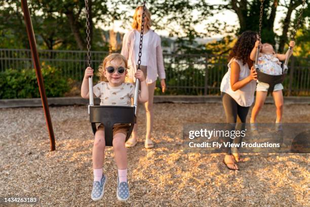 toddler friends having play date - play date imagens e fotografias de stock