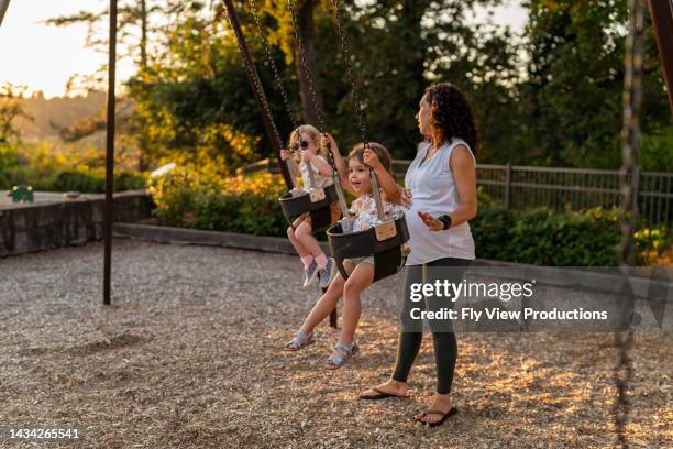 toddler friends having play date - play date imagens e fotografias de stock