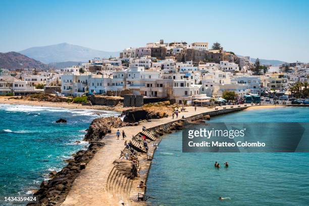 elevated view of chora town, naxos, cyclades, greece - grekiska övärlden bildbanksfoton och bilder