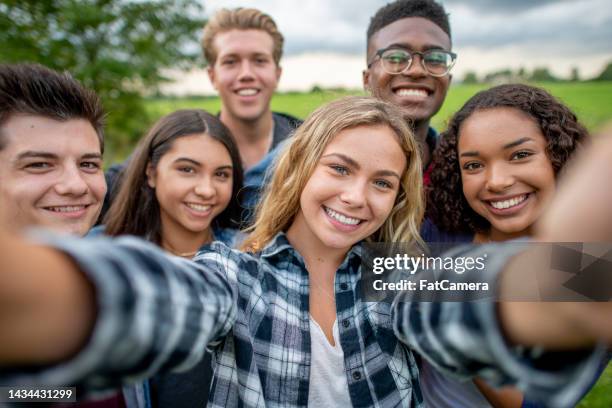 十代の selfie - 14歳から15歳 ストックフォトと画像