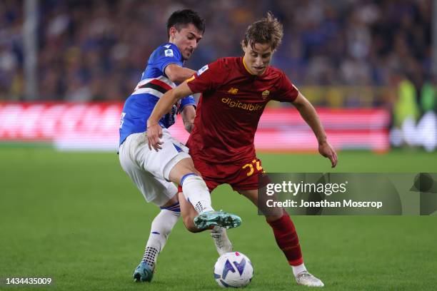 Ignacio Pussetto of UC Sampdoria clashes with Edoardo Bove of AS Roma during the Serie A match between UC Sampdoria and AS Roma at Stadio Luigi...