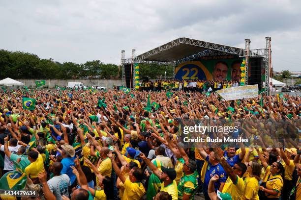 Supporters ofPresident of Brazil and presidential candidate Jair Bolsonaro attend during a rally organized by Liberal Party as part of the campaign...