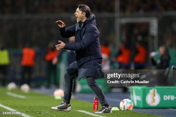 Niko Kovac, Head Coach of VfL Wolfsburg reacts during the DFB Cup second round match between Eintracht Braunschweig and VfL Wolfsburg at Eintracht...