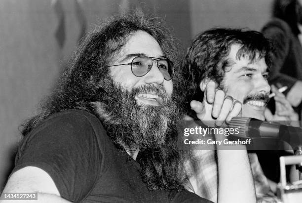 View, from left, of American Rock musicians Jerry Garcia and Mickey Hart, both of the group Grateful Dead, during a press conference at the NY Hilton...