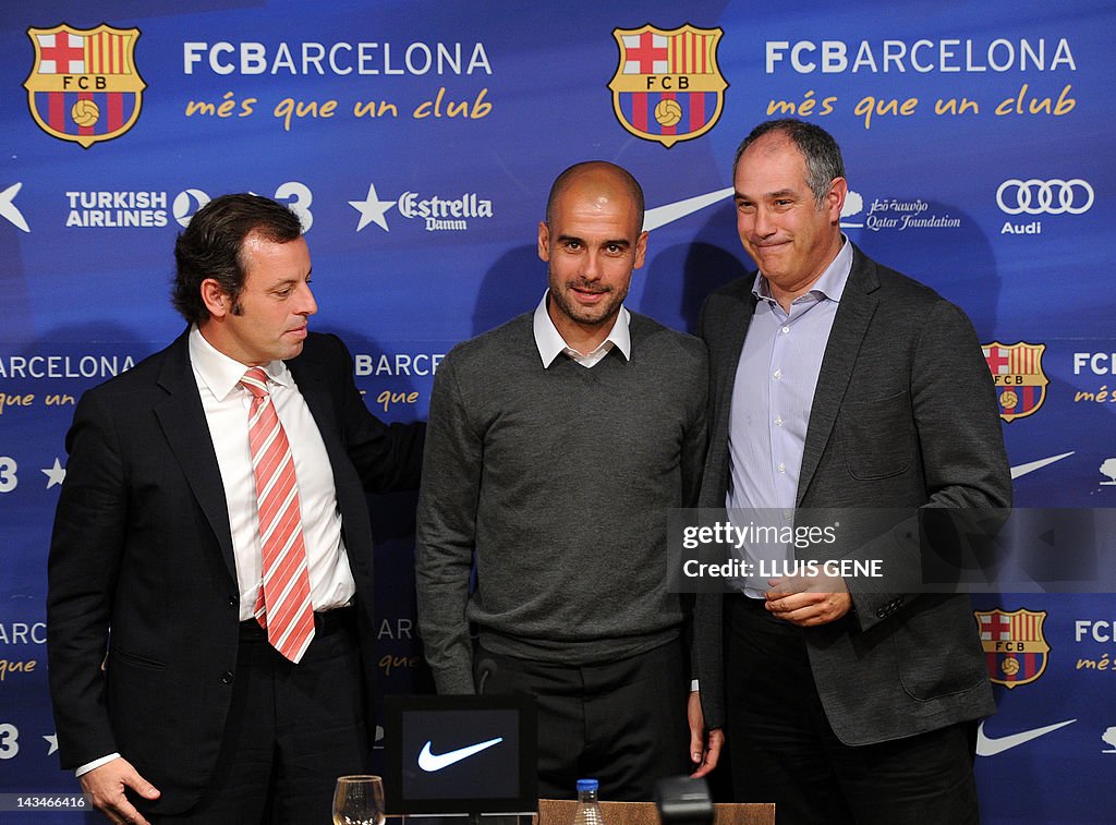 Barcelona's coach Josep Guardiola (C), B