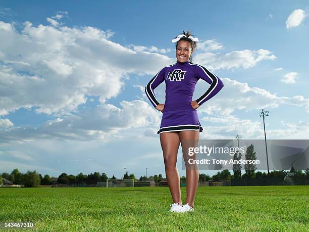 cheerleader on the field - black cheerleaders - fotografias e filmes do acervo