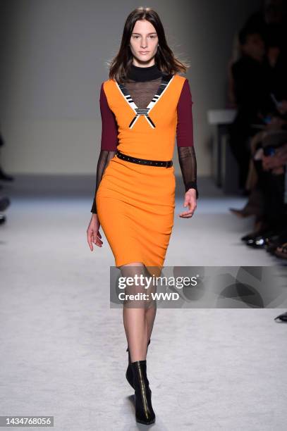 Model on the runway at Roland Mouret's fall 2015 show at The Westin Paris - Vendôme.