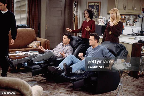 The One Where Ross and Rachel...You Know" Episode 15 -- Pictured: David Schwimmer as Ross Geller, Matt LeBlanc as Joey Tribbiani, Courteney Cox...