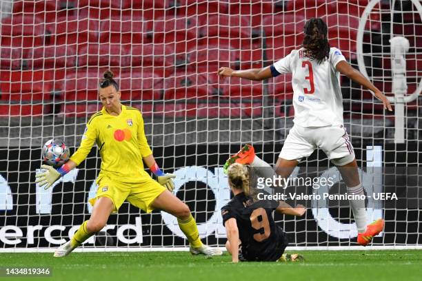Beth Mead of Arsenal scores their sides fifth goal past Christiane Endler of Olympique Lyonnais during the UEFA Women's Champions League group C...
