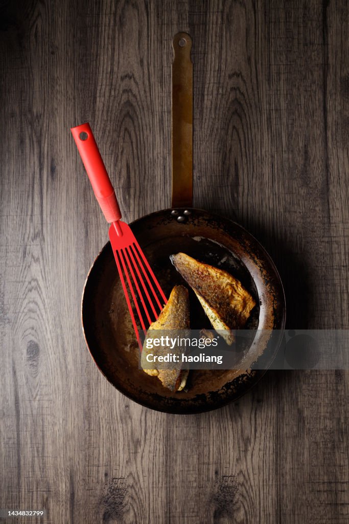 Pfanne gebratene Wolfsbarschfilets