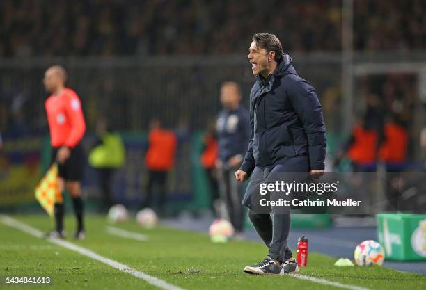 Niko Kovac, head coach of VfL Wolfsburg reacts during the DFB Cup second round match between Eintracht Braunschweig and VfL Wolfsburg at Eintracht...