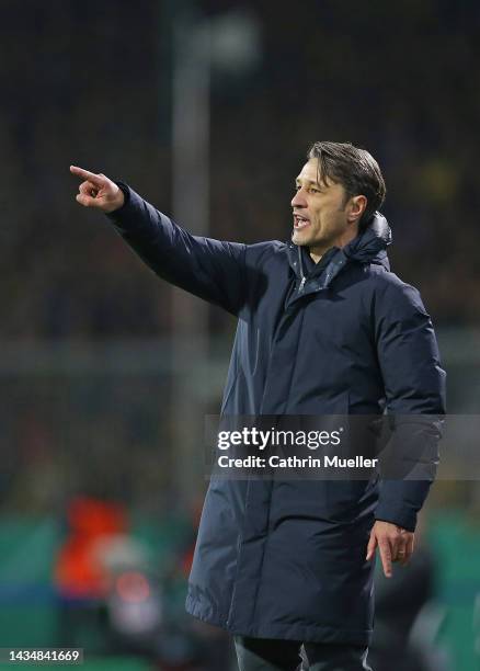 Niko Kovac, head coach of VfL Wolfsburg reacts during the DFB Cup second round match between Eintracht Braunschweig and VfL Wolfsburg at Eintracht...