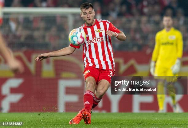 Robin Knoche of 1.FC Union Berlin takes a shot during the DFB Cup second round match between 1. FC Union Berlin and 1. FC Heidenheim 1846 at Stadion...