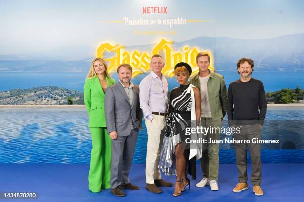 Kate Hudson, Rian Johnson, Daniel Craig, Janelle Monae, Edward Norton and Ram Bergman attend the "Puñales Por La Espalda: El Misterio De Glass Onion"...
