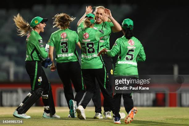 Kim Garth of the Stars cel Chloe Piparo of the Scorchers during the Women's Big Bash League match between the Perth Scorchers and the Melbourne Stars...