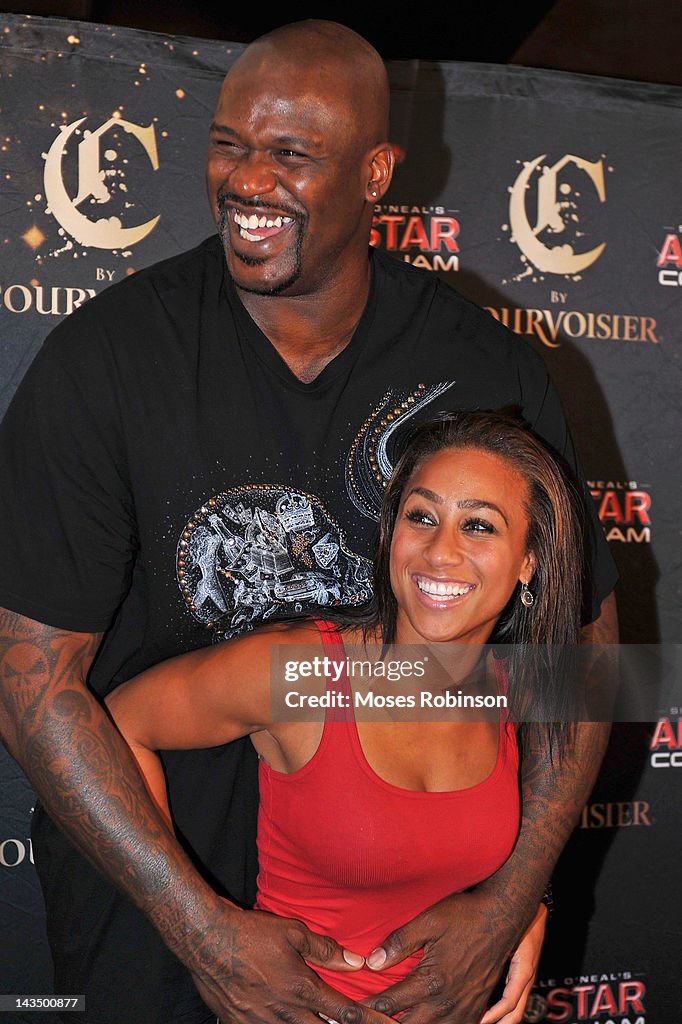 Former NBA Player Shaquille O'Neal and girlfriend Nicole "Hoopz