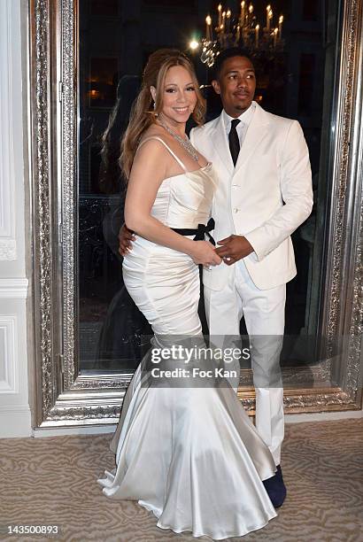 Mariah Carey and Nick Cannon attend the 'Mariah Carey and Nick Cannon Photocall at the Maison Blanche on April 27, 2012 in Paris, France.