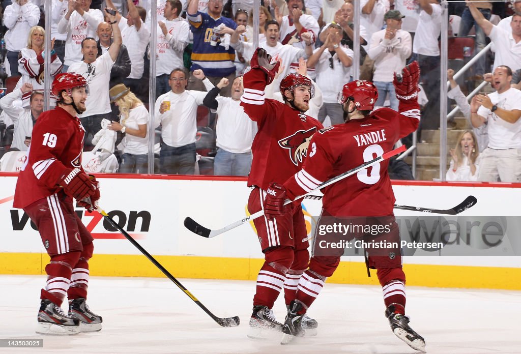 Nashville Predators v Phoenix Coyotes - Game One