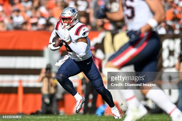 Jonnu Smith of the New England Patriots carries the ball during the second half against the Cleveland Browns at FirstEnergy Stadium on October 16,...