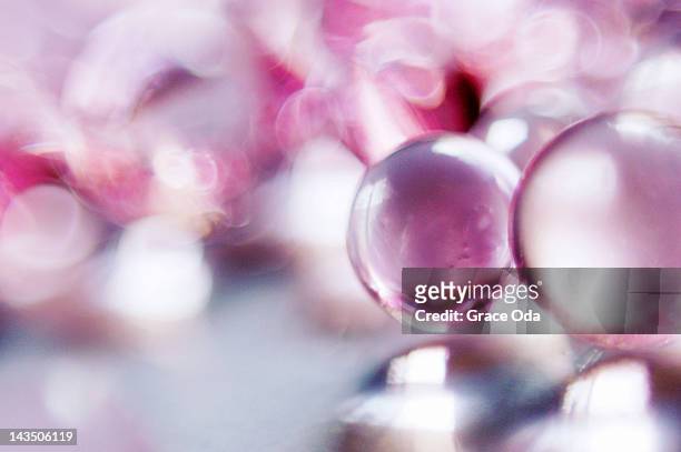 multicolor jelly balls - gelatina fenômeno natural - fotografias e filmes do acervo