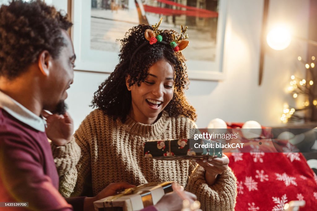 Troca de presentes de Natal em casa
