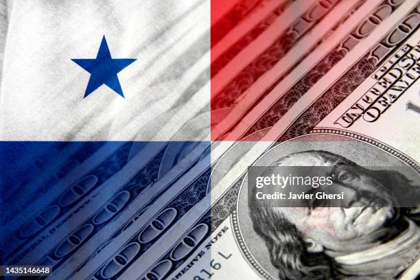 cash dollar bills and panama flag - bandera panameña fotografías e imágenes de stock